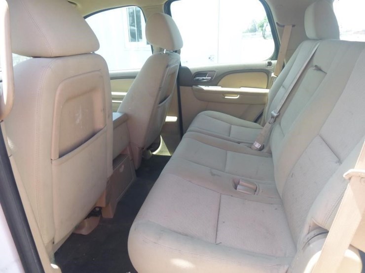2014-chevrolet-tahoe-image-14