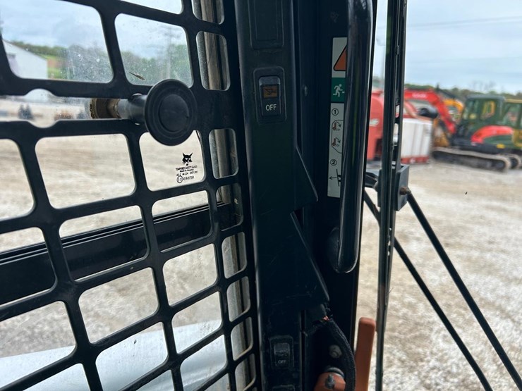 2021-bobcat-t770-image-25