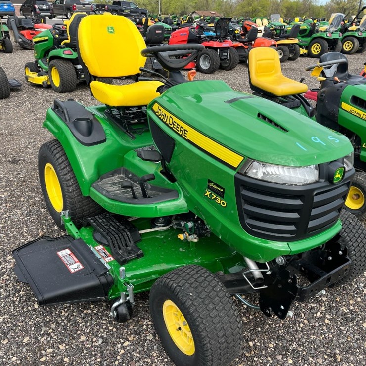 JOHN DEERE X730