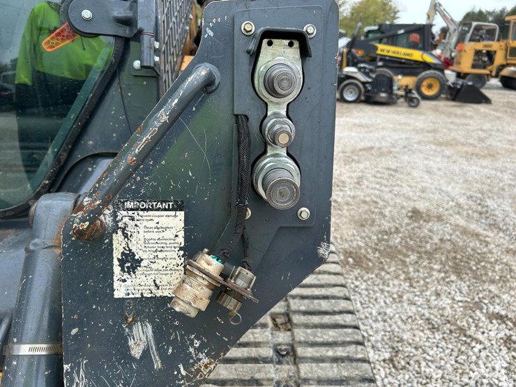 2019-deere-325g-image-11