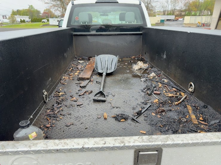 2021-ford-f550-xl-image-15