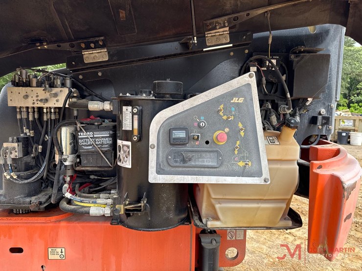 2017-jlg-400s-image-15