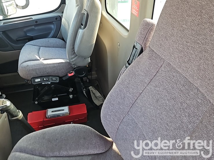 2019-freightliner-cascadia-125-image-27