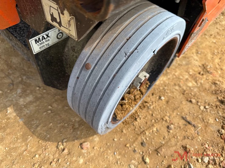 2019-jlg-1932r-image-8