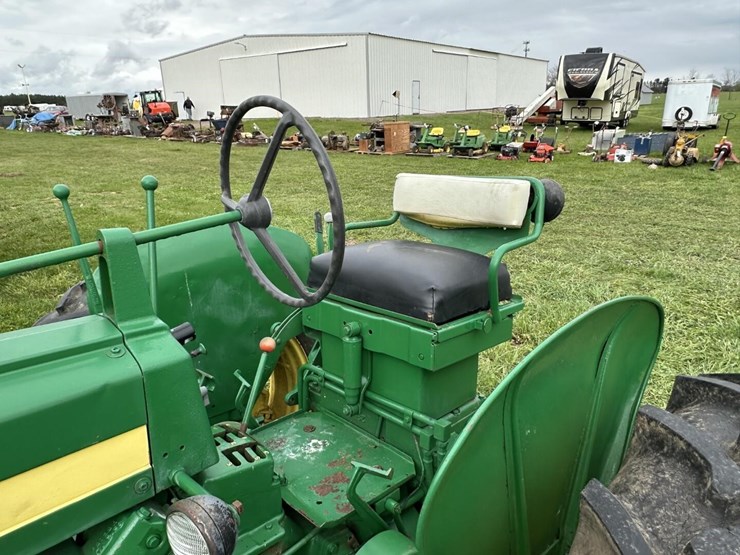 john-deere-520-image-13