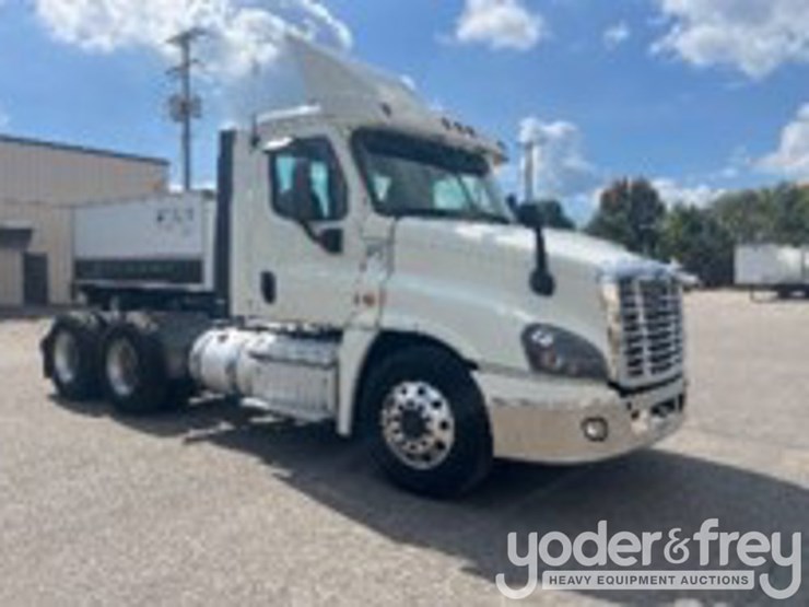 2019-freightliner-cascadia-125-image-2