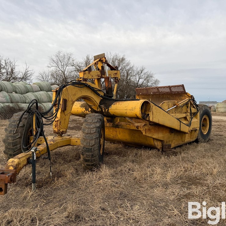 Caterpillar Pull-Type Scraper