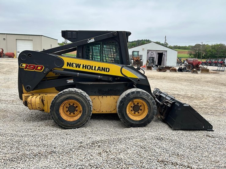 new-holland-l190-image-5