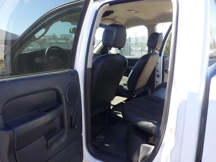 2005-dodge-ram-2500-image-8