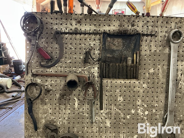 tools-w/tool-stand-image-16