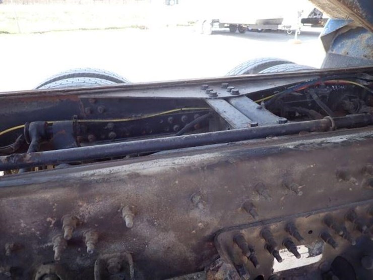 2012-caterpillar-ct660s-image-76