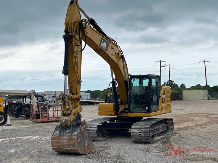 2019-caterpillar-320-image-3