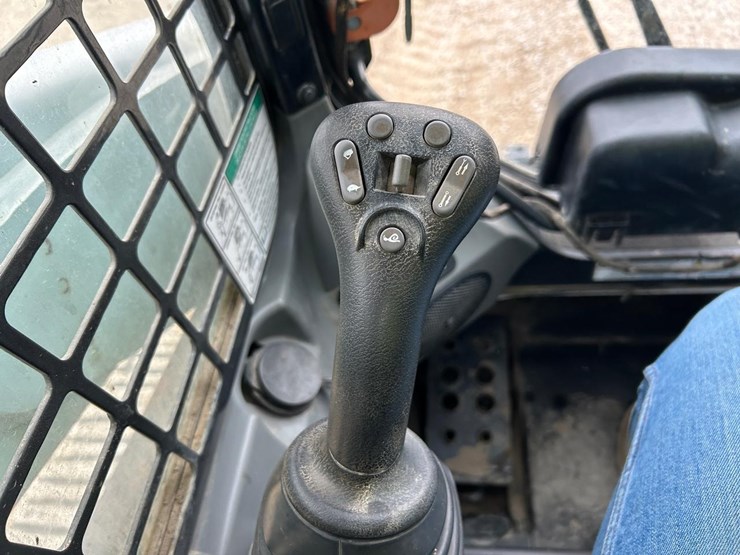2020-bobcat-t770-image-27