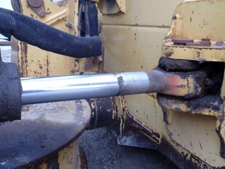 2002-deere-650h-lt-image-36