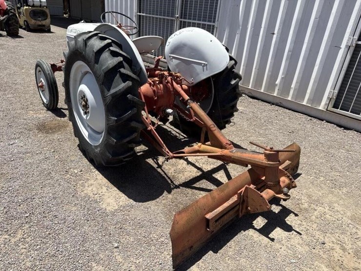 ford-8n-image-8