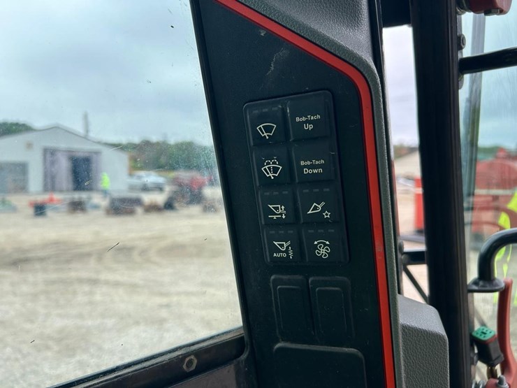 2020-bobcat-t66-image-27