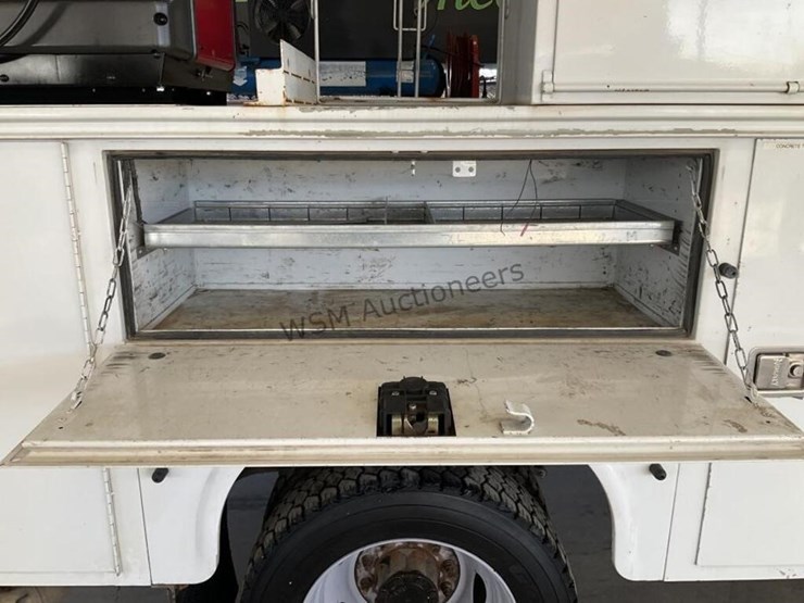2014-ford-f550-image-9
