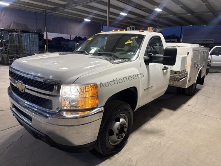 2012-chevrolet-silverado-3500-image-5