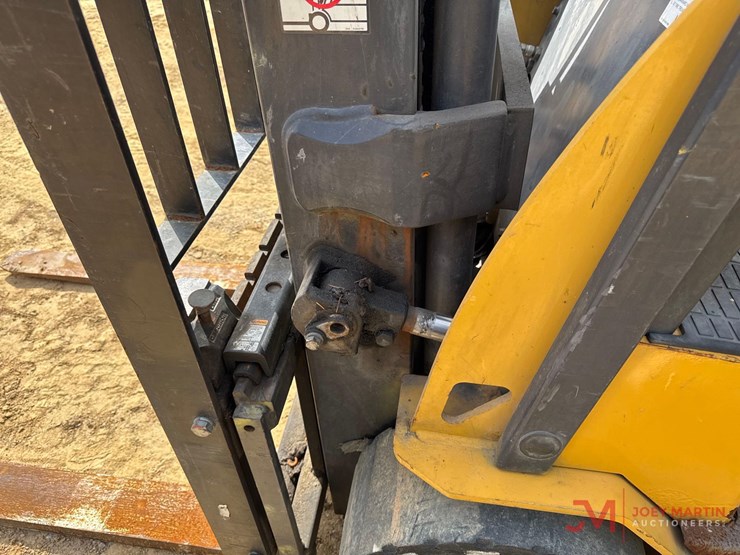 caterpillar-ec30n-image-6