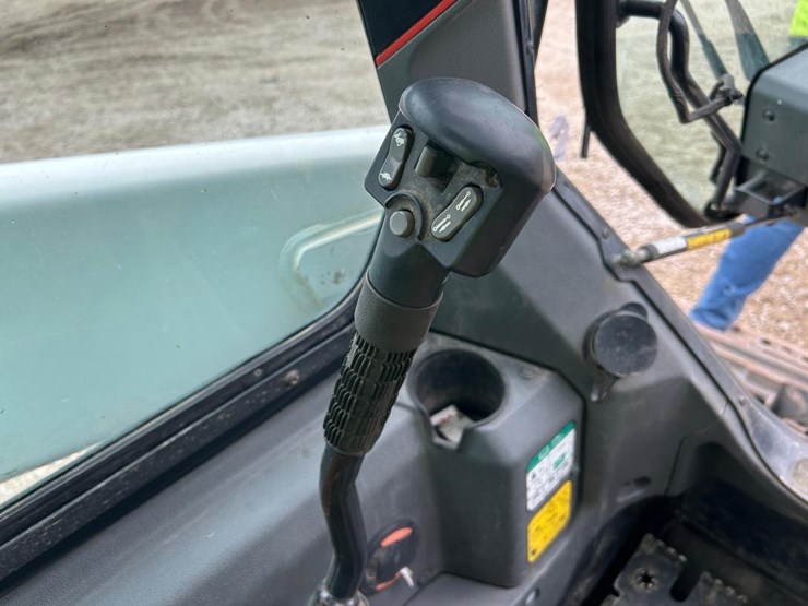 2020-bobcat-t66-image-26
