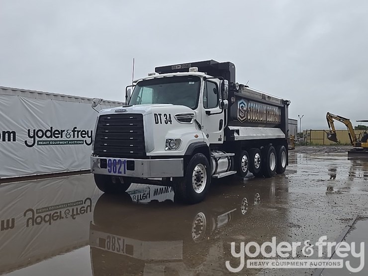 2018-freightliner-108sd-image-1