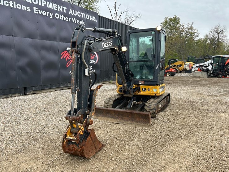 2019-deere-30g-image-7
