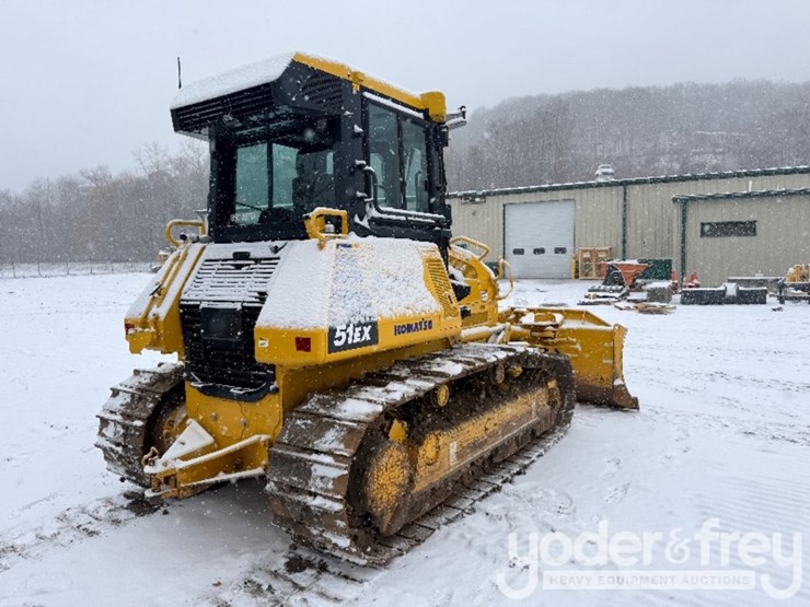 2023-komatsu-d51ex-24-image-3