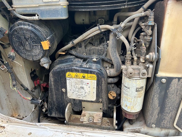 2022-bobcat-t76-image-15