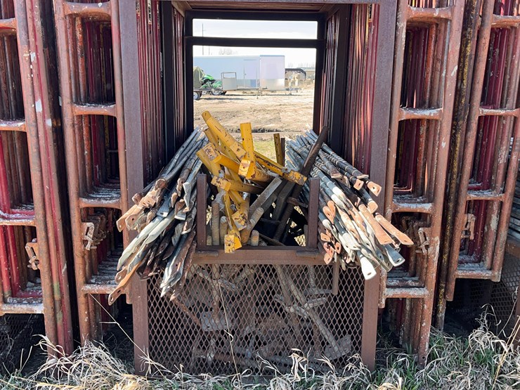 safe-way-scaffolding-on-carrying-cage-image-2