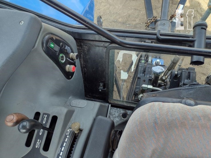 new-holland-ts110-image-12
