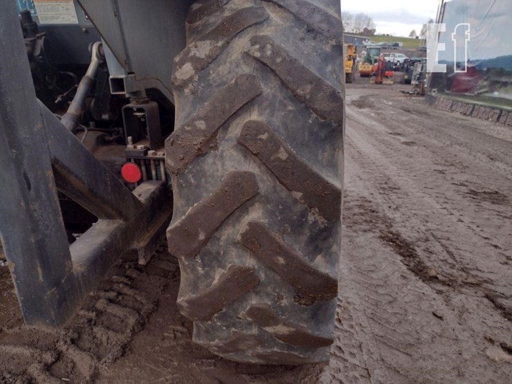2002-massey-ferguson-4233-image-18