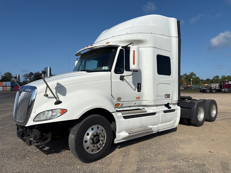 2015-international-prostar-image-1