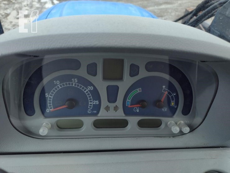2011-new-holland-t6030-image-5