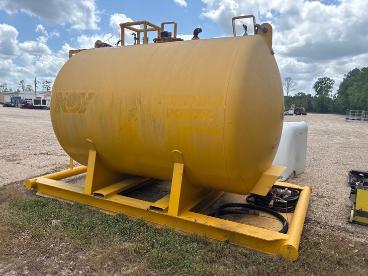 #35545-•-r-&-s-fab-fuel-tank,-4,333-gallons-image-3
