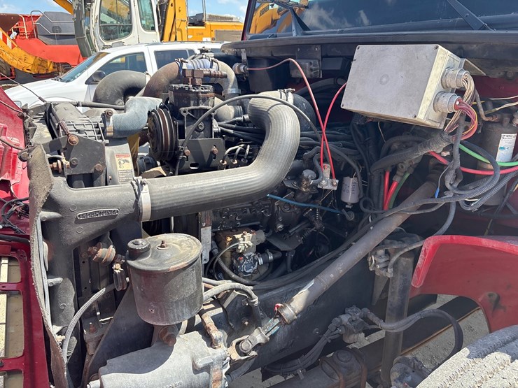 #35838-•-1997-freightliner-fl88-image-17