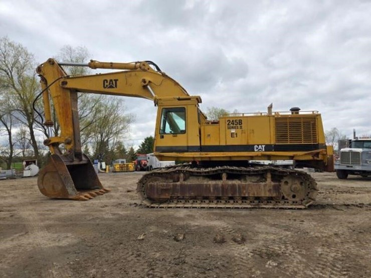 1990-caterpillar-245b-image-12