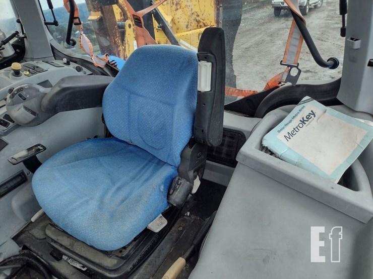 2011-new-holland-t6030-image-10