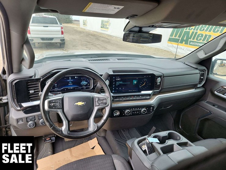 2023-chevrolet-silverado-1500-image-17