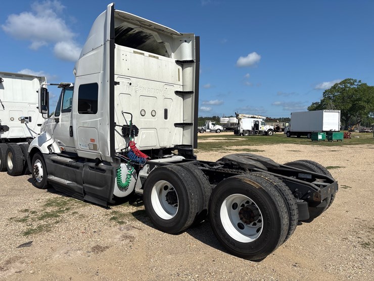 2016-international-prostar-image-4