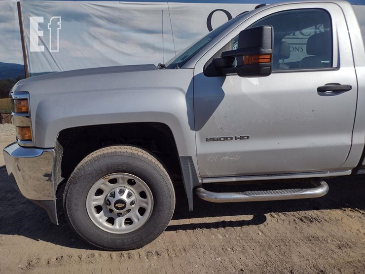 2016-chevrolet-2500hd-image-18