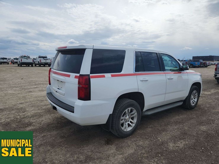 2015-chevrolet-tahoe-image-4