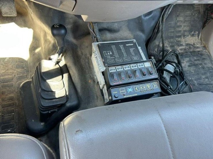2008-ford-f550-xl-image-17
