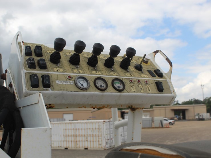 2004-international-durastar-4300-image-8