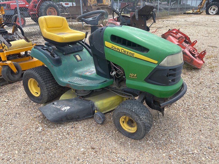 john-deere-102-image-1