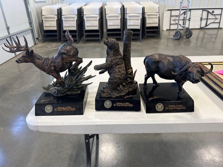animal-statues-image-1