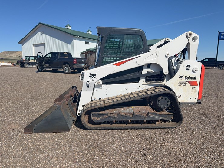 2017-bobcat-t740-image-2