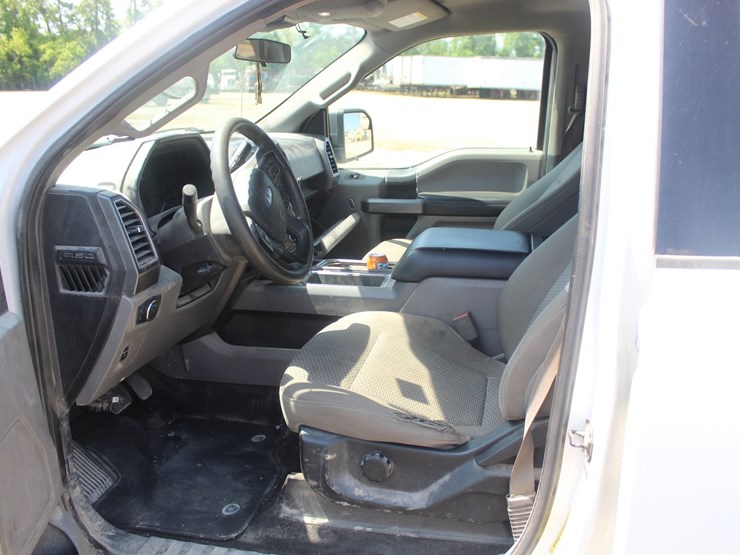 2020-ford-f150-image-8