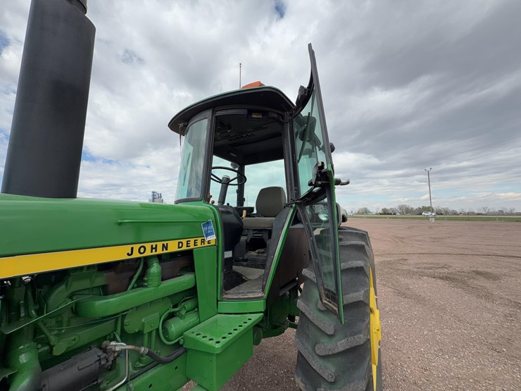 john-deere-4430-image-17
