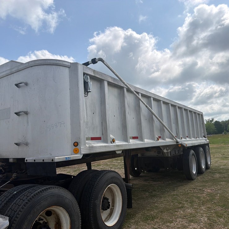 #35879 • 1998 MATE 32FT TRAILER