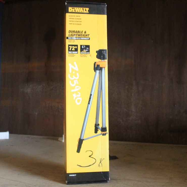 #35920 • DEWALT ELEVATOR TRIPOD, 72IN MAX HEIGHT